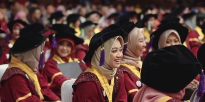 Viral di Media Sosial, Toga Wisuda Unpad Disebut Paling Keren Se-Indonesia