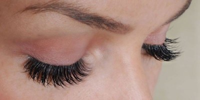 Ingin Eyelash Extensions Tahan Lama? Begini Cara Merawatnya!